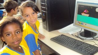 O CVT de Divinópolis promove a inclusão digital de crianças da região
