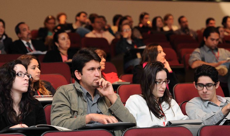 Público acompanha com atenção as apresentações do 7º Fórum de Planejamento e Gestão