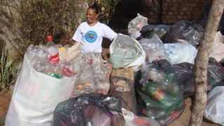 Em Papagaios, seleção de resíduos é fonte de renda para milhares de famílias