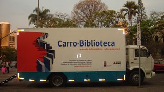 O carro-biblioteca atende a seis bairros de BH e Região Metropolitana por semana