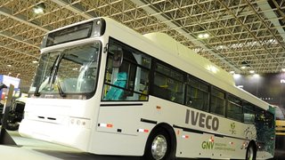 Governo de Minas apresenta ônibus a gás para transporte na região metropolitana de BH