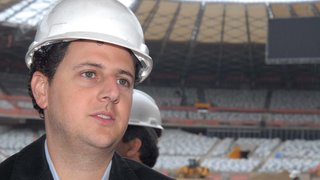 "O estádio estará pronto para receber sua partida inaugural no início de 2013", disse Tiago Lacerda