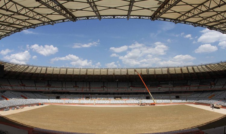 Plantio foi concluído na quarta-feira (21). Mineirão é o primeiro estádio a receber o gramado
