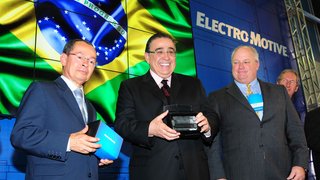 Alberto Pinto Coelho inaugurou a primeira fábrica Electro-Motive Diesel no Brasil, em Sete Lagoas