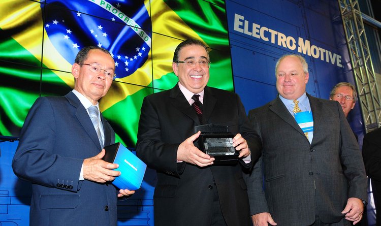 Alberto Pinto Coelho inaugurou a primeira fábrica Electro-Motive Diesel no Brasil, em Sete Lagoas