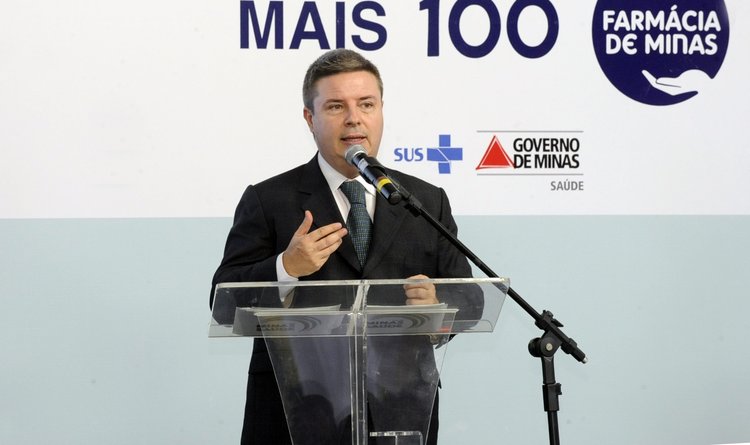 Governador entregou 100 novas unidades da rede Farmácias de Minas