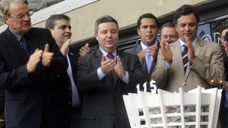 Governador faz última visita ao Mineirão antes da entrega do estádio aos mineiros