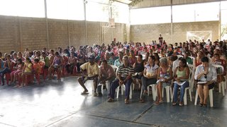 Moradores da Comunidade de Bom Jesus, em Ribeirão das Neves, receberam documentos de suas casas