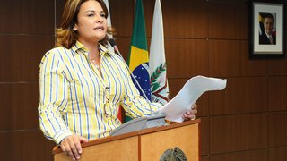 A prefeita de Almenara, Fabiany Ferraz, falou em nome dos prefeitos presentes à solenidade