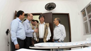 Antônio Jorge visitou as Unidades de Hidratação instaladas na Unidade Básica de Saúde Mário de Souza