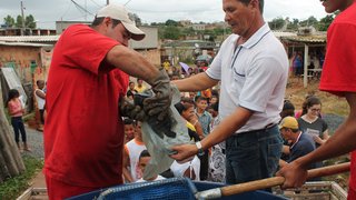 Presídio Antônio Dutra Ladeira ensina piscicultura a detentos e doa peixes a comunidade carente