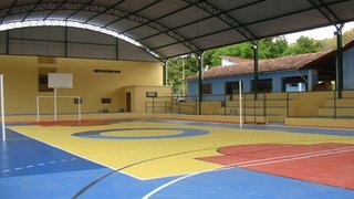 Quadra poliesportiva da Escola Estadual Capitão Antônio Pinto de Miranda