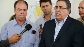 Vice-governador Alberto Pinto Coelho e ministro Fernando Bezerra durante visita ao Jaíba