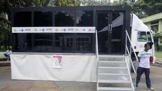 Governo de Minas entrega quatro novos caminhões equipados com mamógrafos