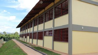 Escola Estadual de Ensino Fundamental e Médio do Bairro Jardim Primavera, em Sete Lagoas