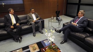Governador recebe o prefeito de Uberlândia, Gilmar Machado (PT), em uma visita de cortesia