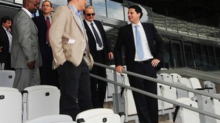 O secretário-geral da FIFA, Jérôme Valcke, visitou o Mineirão e elogiou o estádio