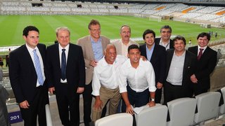 O secretário-geral da FIFA, Jérôme Valcke, visitou o Mineirão e elogiou o estádio
