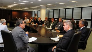 Antonio Anastasia durante reunião com prefeitos na Cidade Administrativa