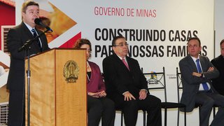 Anastasia anuncia início de construção de 3,8 mil moradias populares em 100 municípios