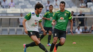 Equipes treinam para amistoso no Mineirão entre Brasil e Chile
