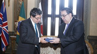 Alan Charlton e Alberto Pinto Coelho durante encontro no Palácio da Liberdade