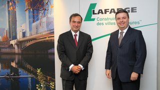 Antonio Anastasia visitou a sede da Lafarge, líder mundial em materiais de construção