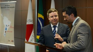 Governador Anastasia assina acordo para operação da rota BH-Buenos Aires