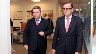 Governador Antonio Anastasia e o diretor-executivo da OIC, Robério Oliveira Silva