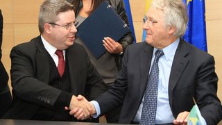 Governo de Minas firma parceria com região francesa para desenvolvimento ferroviário