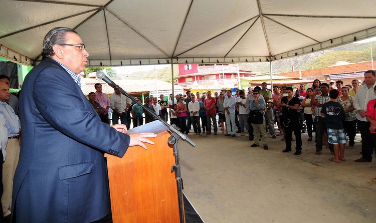 Para Alberto Pinto Coelho a estrada  também cria novos eixos de desenvolvimento regional