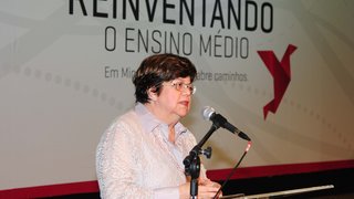 Secretária de Estado de Educação, Ana Lúcia Gazzolla, em pronunciamento