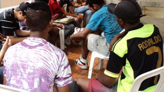 Comissão de jovens que decidiu pelas apresentações na rua, em Ipatinga, Vale do Ao