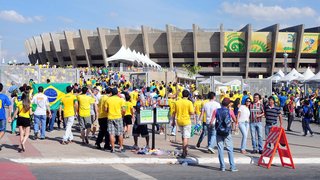 Com público recorde, Mineirão confirma fama “de pé quente” e Brasil vence o Uruguai