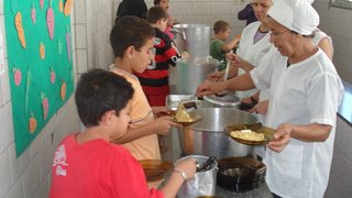 Minas estabeleceu a alimentação escolar de qualidade como uma prioridade na rede estadual de ensino