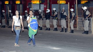 Na saída do Mineirão, torcedores contam com esquema de segurança mantido pela Polícia Militar