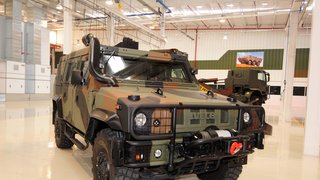 Veículos blindados produzidos na fábrica Iveco Veículos de Defesa, em Sete Lagoas