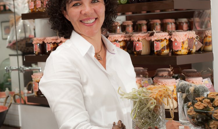 A Mazé Doces Artesanais, da empresária Maria José, vende cerca de 30 toneladas de doces por ano