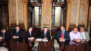 Governador Anastasia recebe prefeitos da região Central