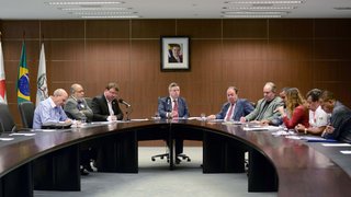 Governador se reuniu no Palácio Tiradentes com representantes de Centrais Sindicais de Minas