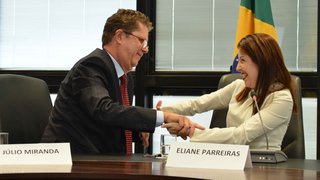 Eliane Parreiras deu posse ao novo presidente em solenidade realizada nesta quarta-feira