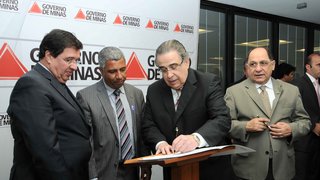 Alberto Pinto Coelho anunciou a realização de obras em cidades de diversas regiões de Minas