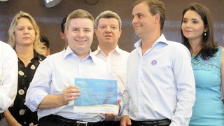 Prefeito de Perdizes entregou ao governador manifesto da população em apoio à ação do Estado