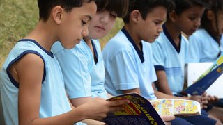 Projetos de leitura, teatro e histórias infantis auxiliam na prática pedagógica diferenciada
