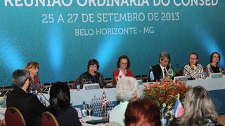 Secretário de Educação de Minas, Ana Lúcia Gazzola, também esteve presente na abertura do evento