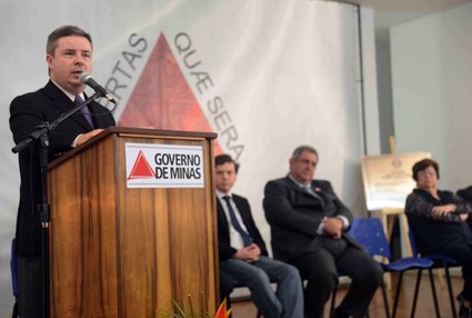 Governador entrega obras e anuncia liberação de recursos em Cataguases