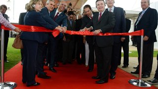 Anastasia participou da inauguração da fábrica em Montes Claros ao lado de outras autoridades