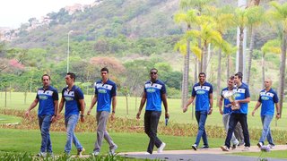 Atletas da equipe Sada Cruzeiro foram ao Palácio Tiradentes com troféu e medalhas da conquista