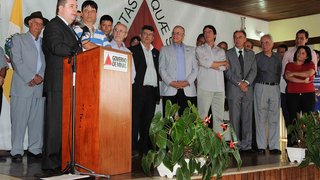 Governador Anastasia anuncia obras do Caminhos de Minas em Bonfim