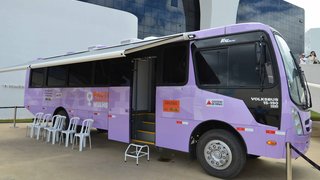 Minas recebeu ônibus que serão usados para atendimento a mulheres vítimas de violência